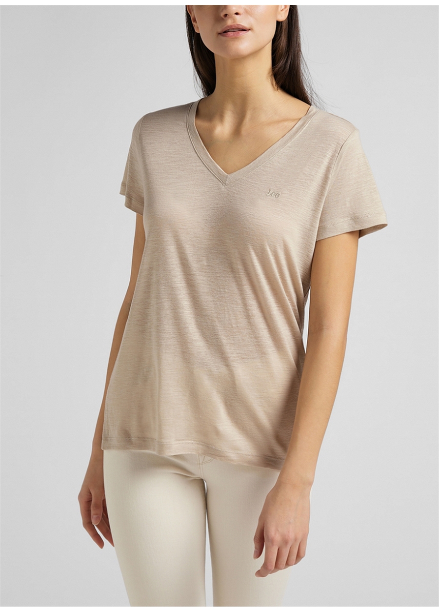 Lee L41JENUQ V Yaka Regular Fit Taş Kadın T-Shirt
