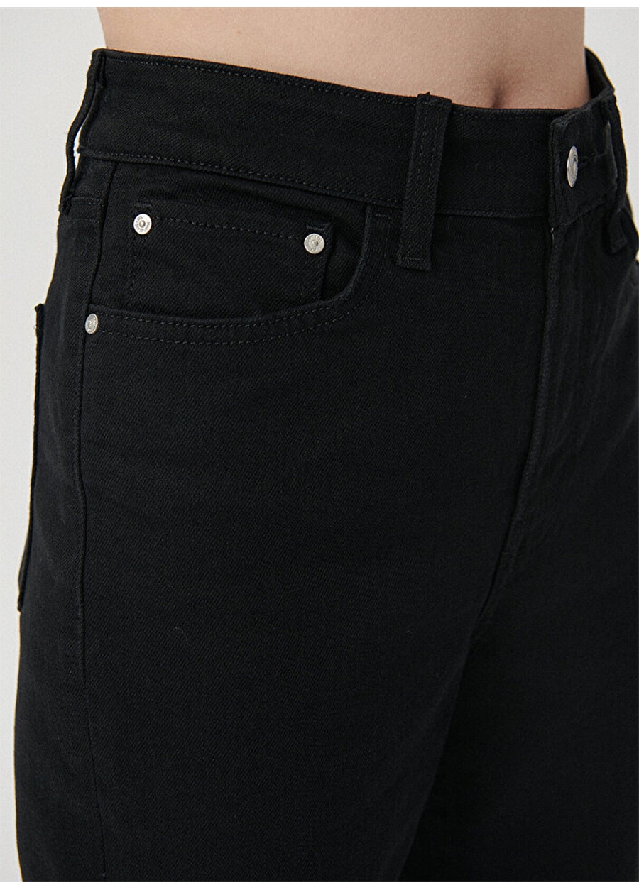 Mavi STAR Double Black Den Yüksek Bel Dar Paça Mom Fit Siyah Kadın Denim Pantolon M101077-83147_6