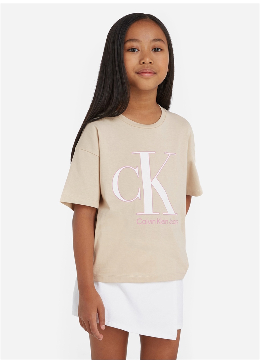 Calvin Klein Bej Kız Çocuk Bisiklet Yaka Yarım Kollu Rahat Düz T-Shirt IG0IG01939ACI