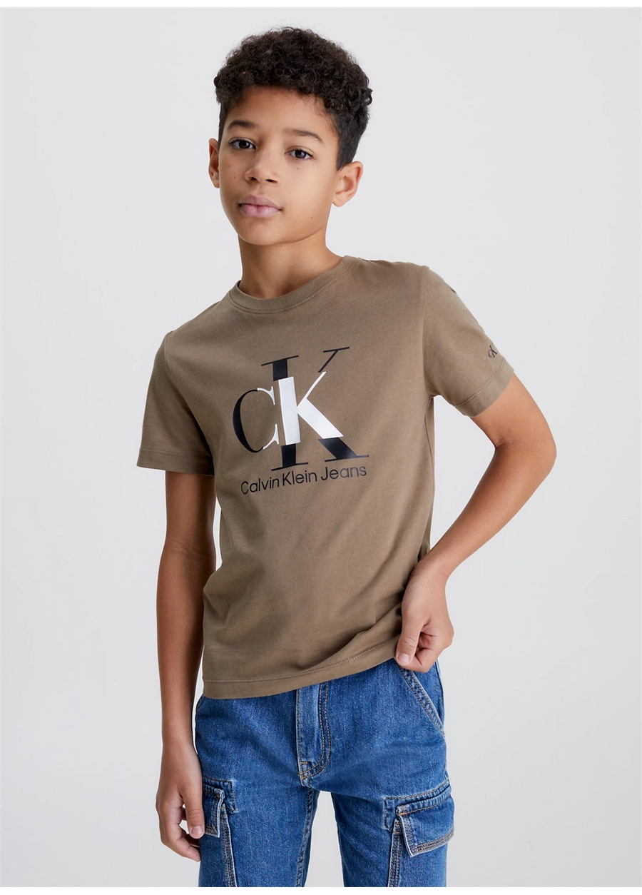 Calvin Klein Gri Erkek Çocuk Bisiklet Yaka Yarım Kollu Baskılı T-Shirt IB0IB01641PE5