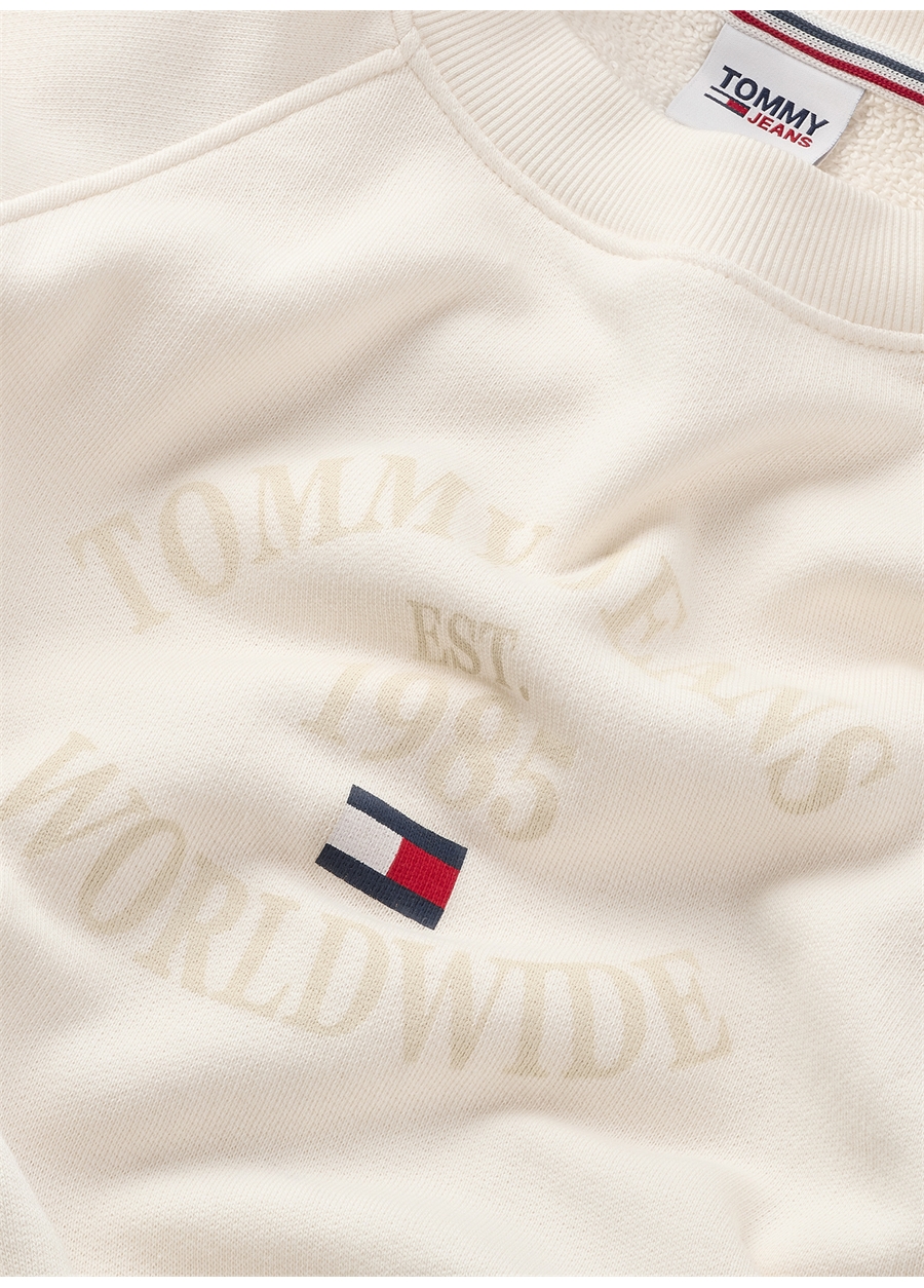 Tommy Jeans Bisiklet Yaka Baskılı Beyaz Kadın Sweatshırt DW0DW16137_1