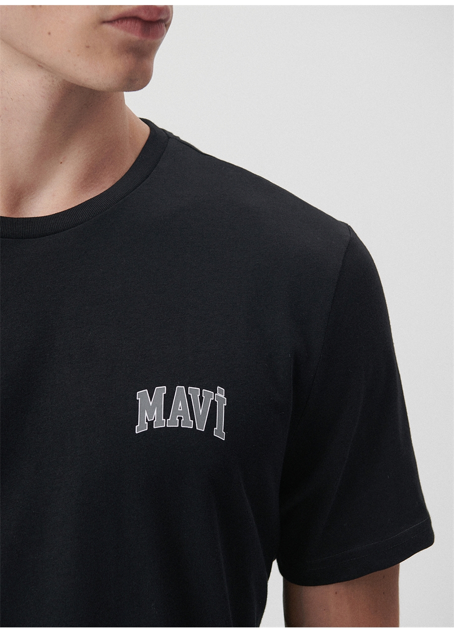 Mavi Bisiklet Yaka Düz Siyah Erkek T-Shirt M0611714-900_MAVİ LOGO TİŞÖRT_3