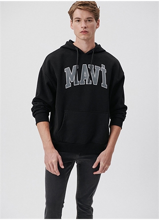 Mavi Kapüşon Yaka Siyah Sweatshırt M067149-902_MAVİ BASKILI SWEATSHIRT