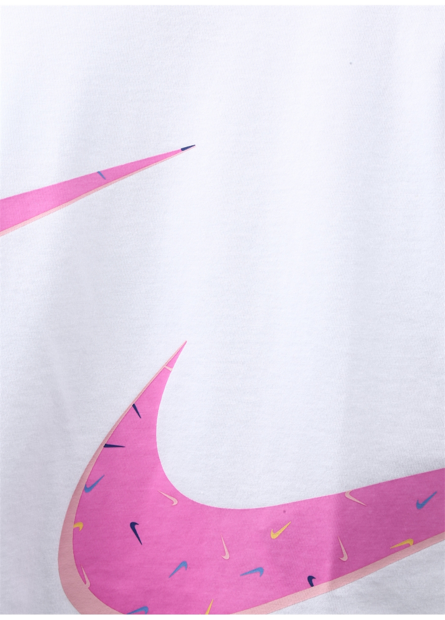 Nike Çocuk Beyaz Bisiklet Yaka Baskılı T-Shirt 36L052-001 NKG SWOOSHFETTI LOGO TEE_1