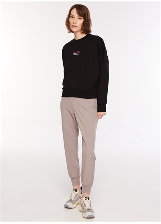 Skechers Siyah Kadın Bisiklet Yaka Sweatshirt 001W Essential Crew Neck_2