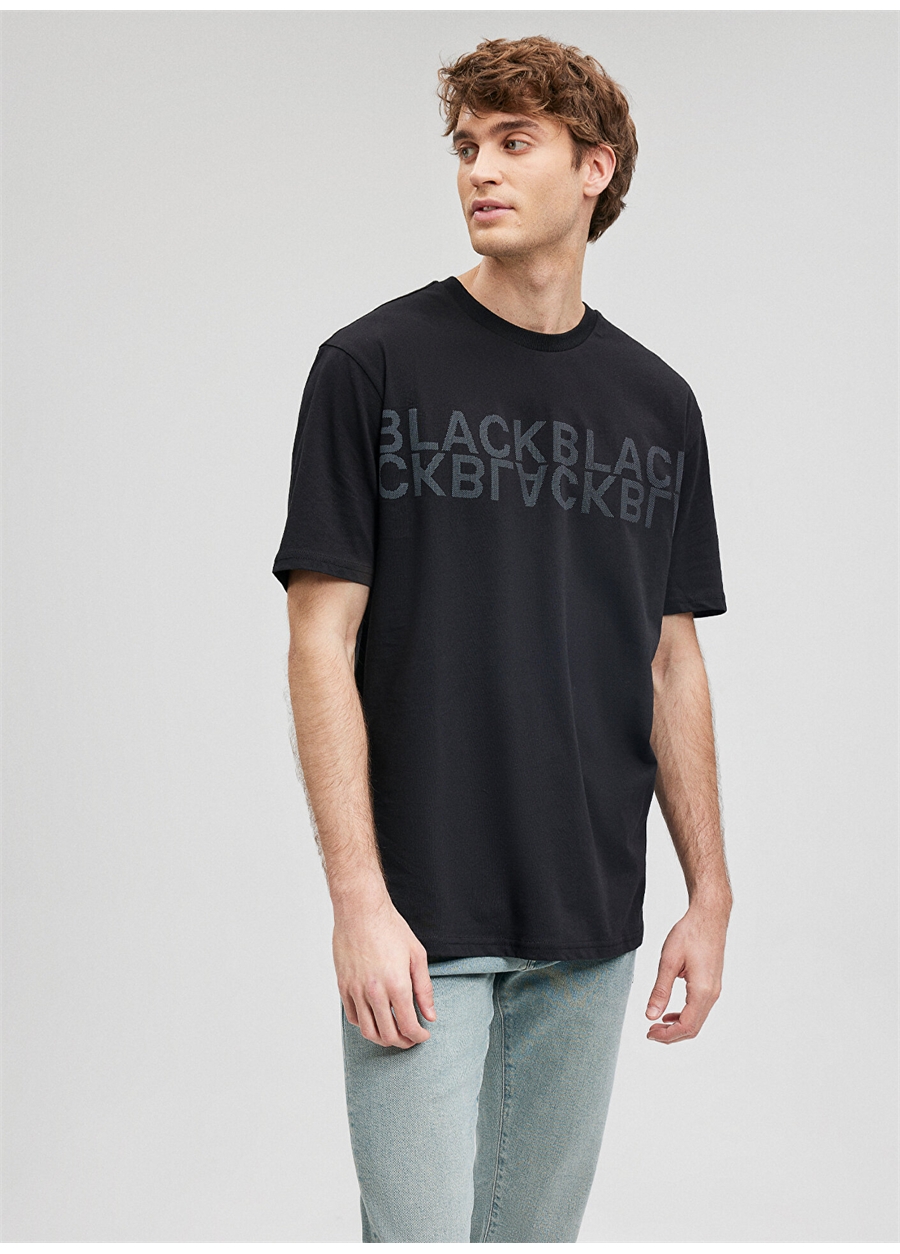 Mavi Düz Yaka Düz Siyah Erkek T-Shirt M0611836-900_KISA KOL TİŞÖRT