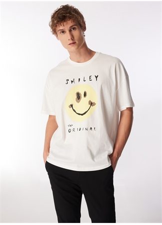 Mavi Düz Yaka Düz Kırık Beyaz Erkek T-Shirt M0611987-70057_SMILEY TİŞÖRT_2