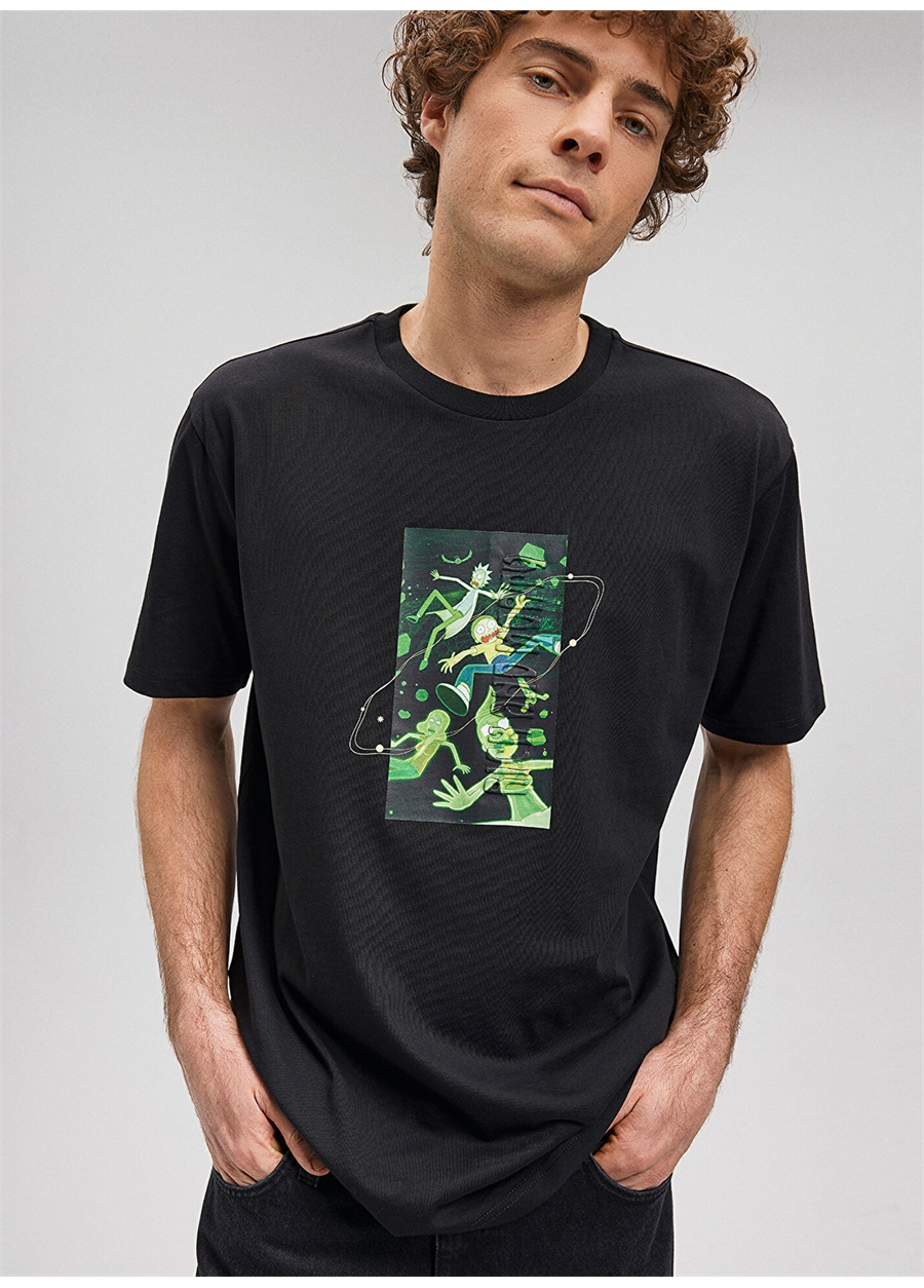 Mavi Düz Yaka Düz Siyah Erkek T-Shirt M0611972-900_RICK & MORTY TİŞÖRT_0