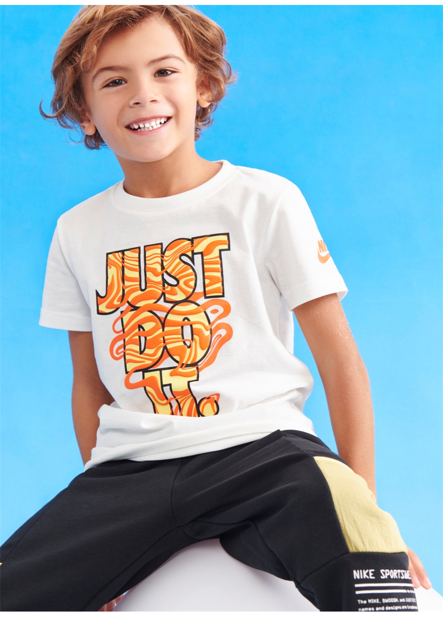 Nike Krem Erkek Çocuk T-Shirt SERPA