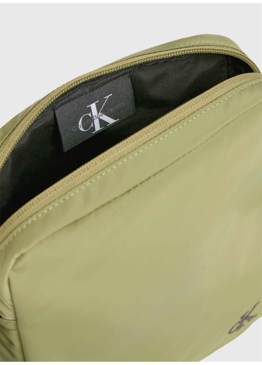 Calvin Klein Yeşil Erkek 21X18x4 Cm Postacı Çantası ULTRALIGHT REPORTER18 NY_2