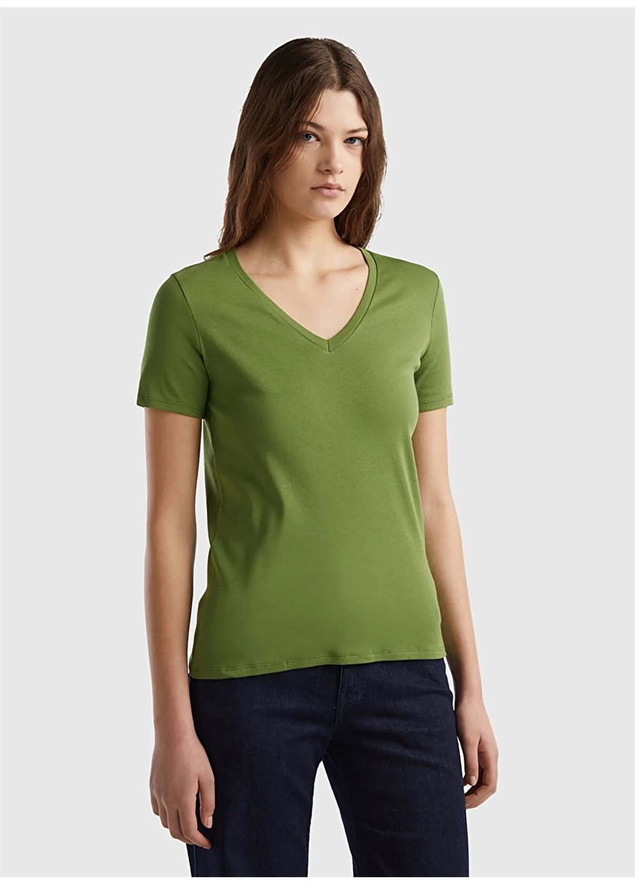 Benetton V Yaka Açık Yeşil Kadın T-Shirt 3GA2E4230